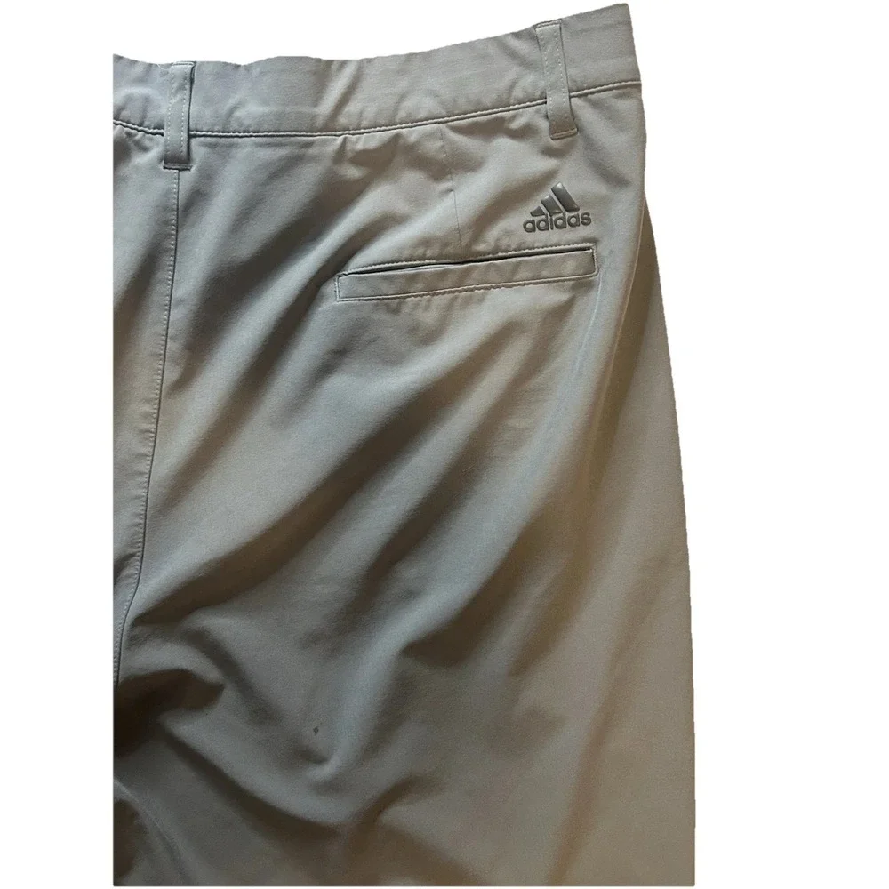 Adidas Men's Light Gray Mid Rise Golf Shorts Size 40 Primegreen  (9.5
